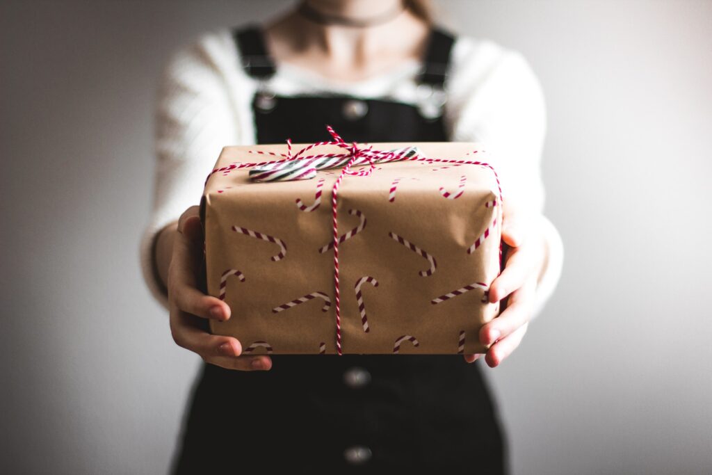 regala cajas de felicidad con cestas de navidad originales