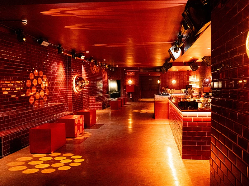 REDROOM1